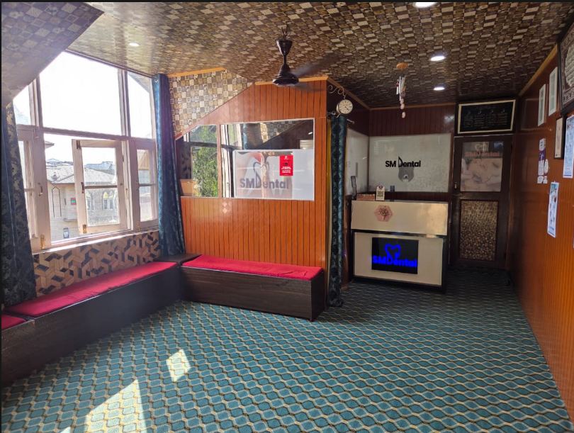 SM Dental Clinic waiting area, Qamarwari Srinagar